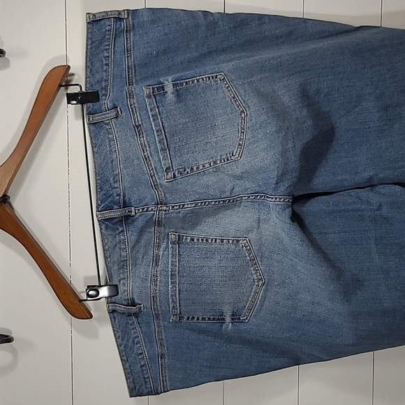 NWT Torrid Jeans Women's sz 30 Boyfriend Rolled Hem Crop Denim Jean - Picture 4 of 14